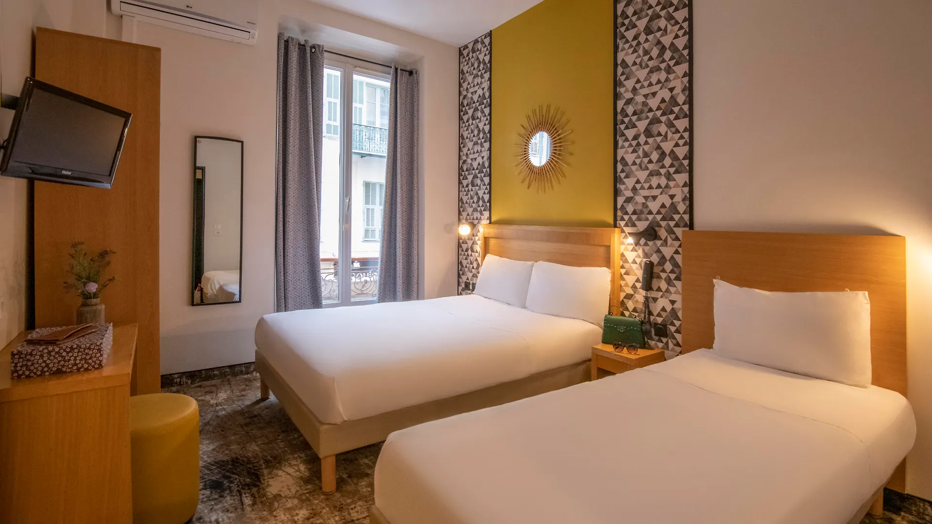 **  Hotel D'Ostende Nice France