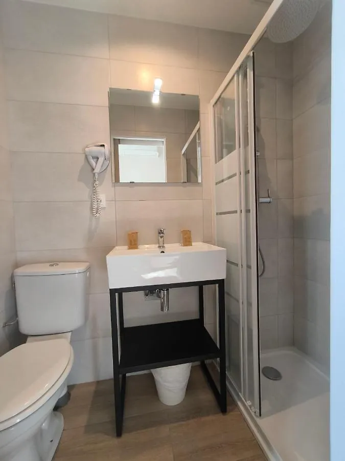 Hotel D'Ostende Nice 2*,  France